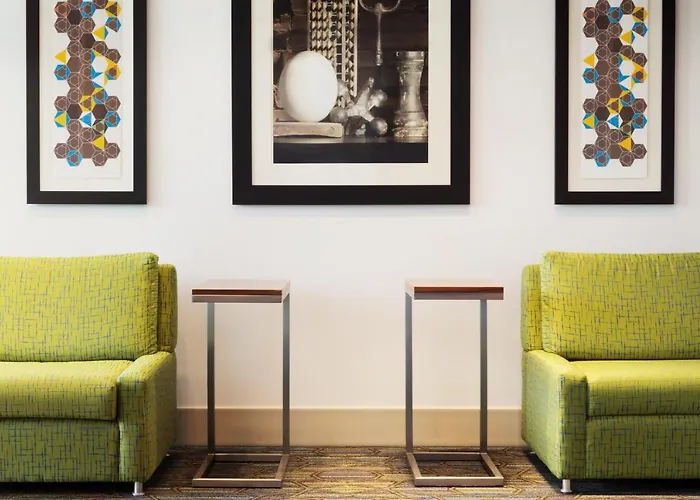 Holiday Inn Express & Suites Heath - Newark By Ihg
